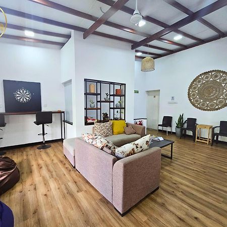 Galle Face Terrace Hostel By Tourlux Colombo Exterior foto